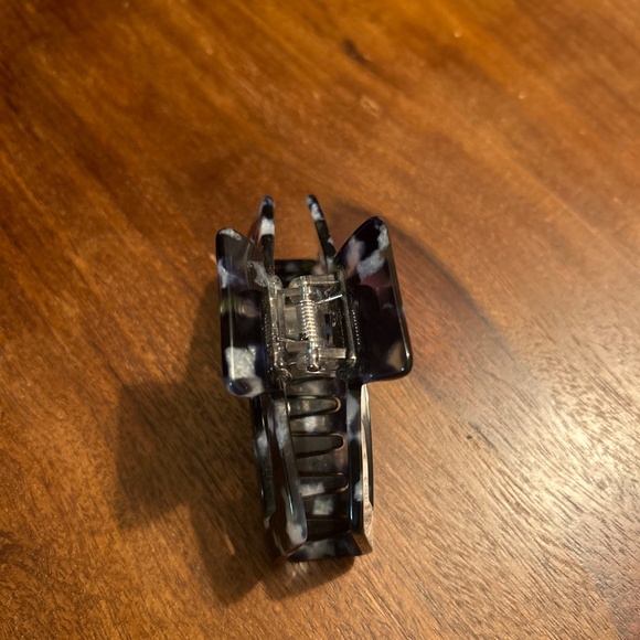 Lululemon Hairclip - Picture 2 of 2